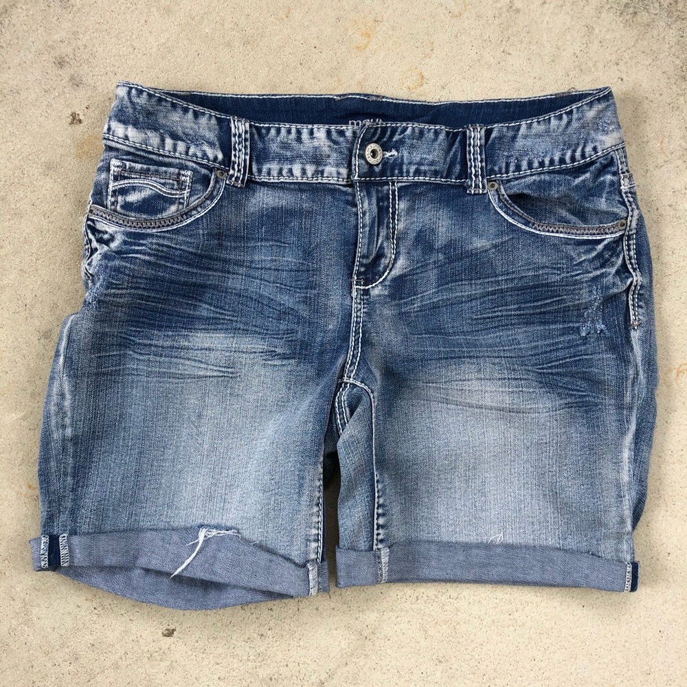 Maurices 14 Distressed Jean Bermuda Rolled 
Shorts